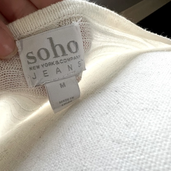 White long sleeve shirt/lightweight sweater - Picture 3 of 3